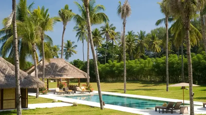 6 BR Beachfront Thatched Villa Lombok, Lombok, Indonesia — photo 2 of 14