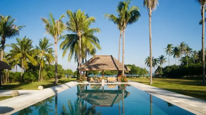 6 BR Beachfront Thatched Villa Lombok, Lombok, Indonesia — photo 3 of 14