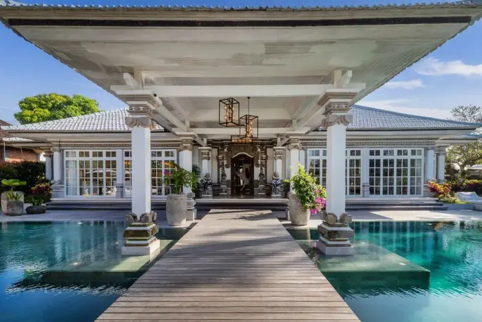 6 BR Colonial Infinity-Pool Villa Ubud — luxury villa in Ubud, Bali