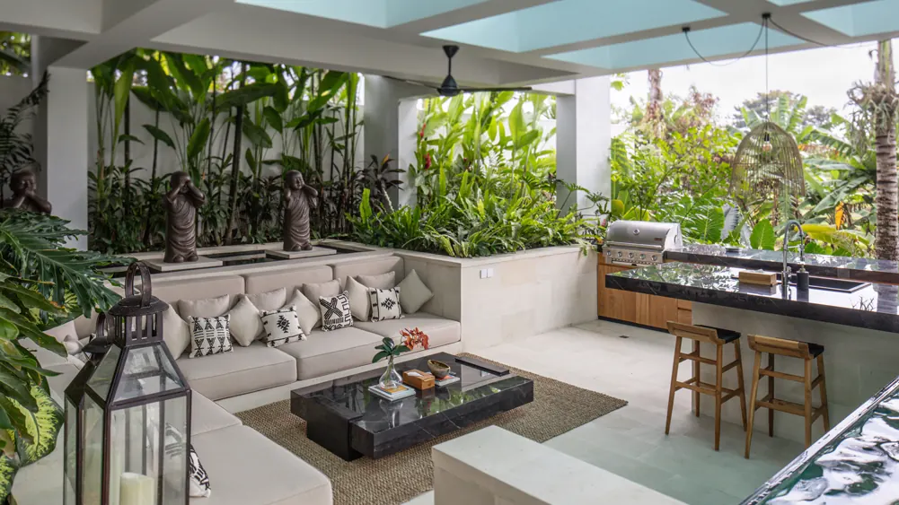 6 BR Rice-Field Tropical-Modern Villa Canggu, Canggu, Bali, Indonesia — photo 2 of 15