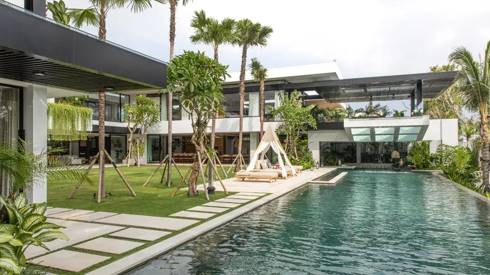 6 BR Rice-Field Tropical-Modern Villa Canggu — luxury 6-bedroom villa in Canggu, Bali, Indonesia