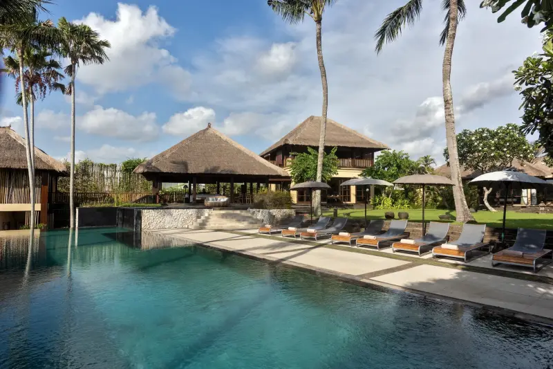 4 BR Ocean-View Thatched Villa Canggu, Canggu, Bali, Indonesia — photo 3 of 19