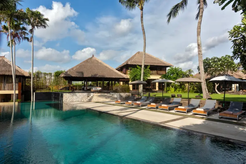 4 BR Ocean-View Thatched Villa Canggu, Canggu, Bali, Indonesia — photo 2 of 19
