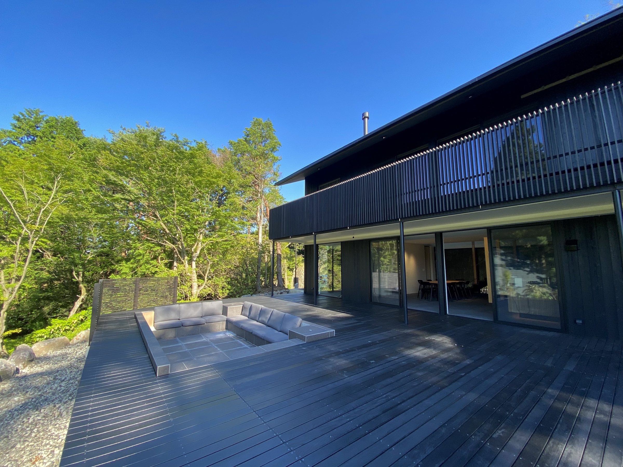 SOLIS — deck and garden — Hakone, Hakone